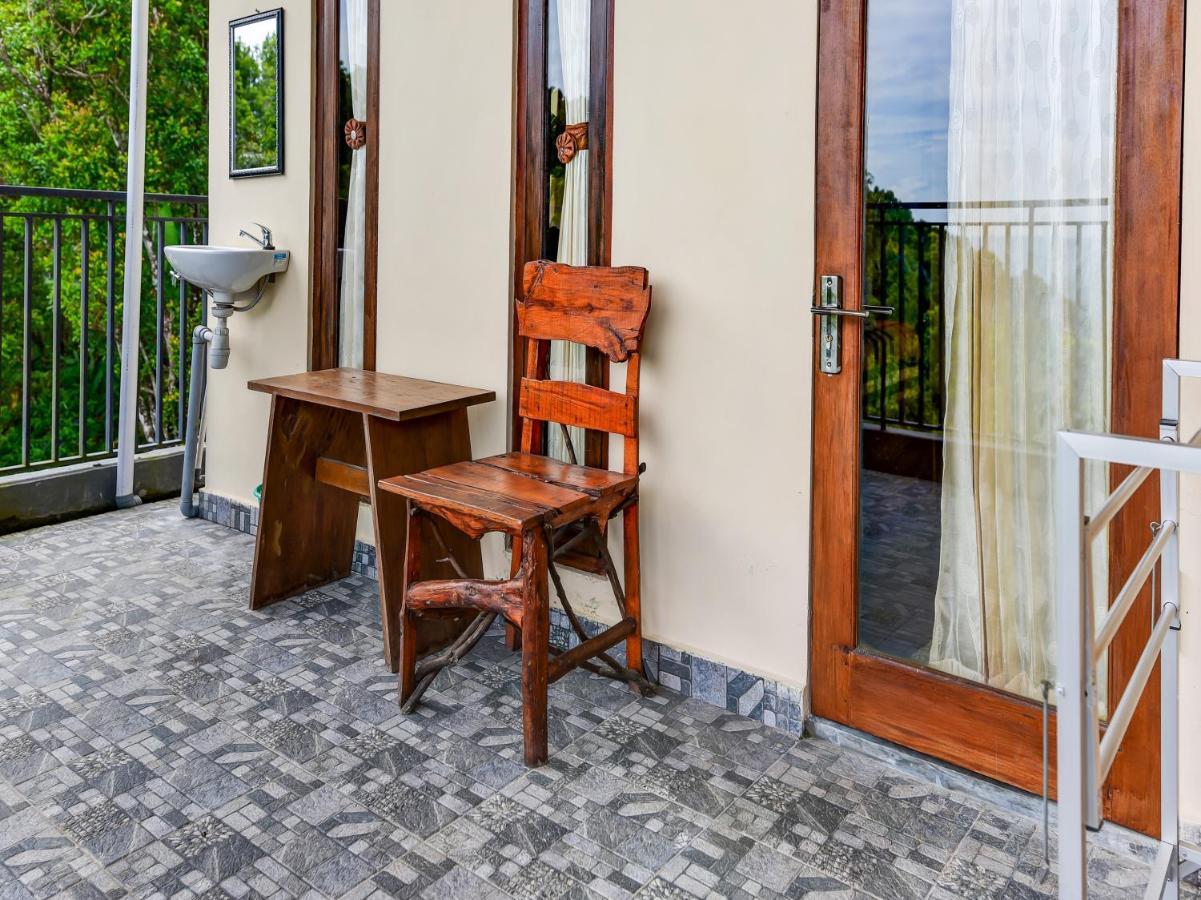 Oyo 91228 Griya Siena Hotel Munduk Kültér fotó